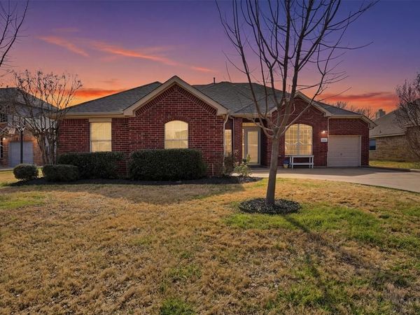 1012 Wedgewood Drive, Mansfield, TX 76063