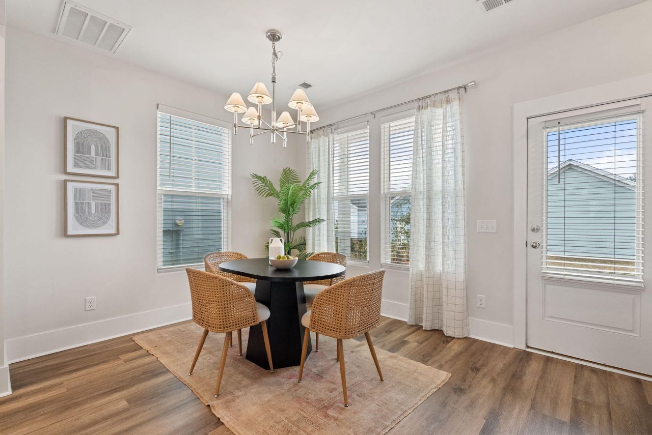 243 Symphony Avenue Photo 11