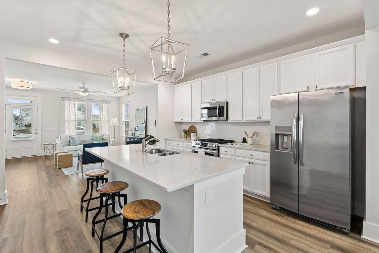 243 Symphony Avenue Photo 13