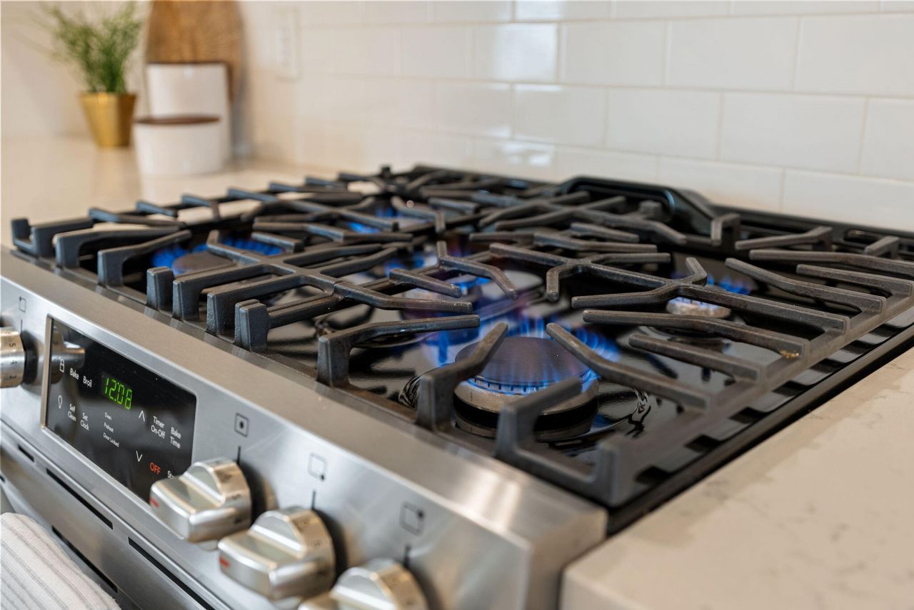 243 Symphony Avenue Photo 14