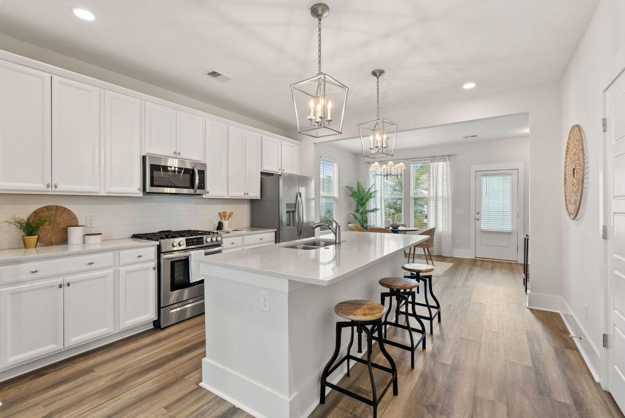 243 Symphony Avenue Photo 15