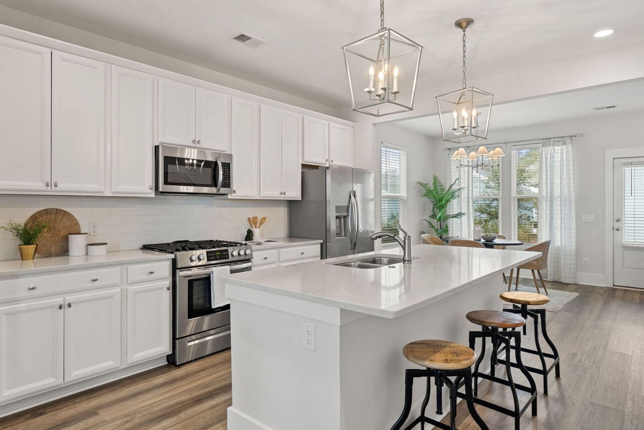 243 Symphony Avenue Photo 16