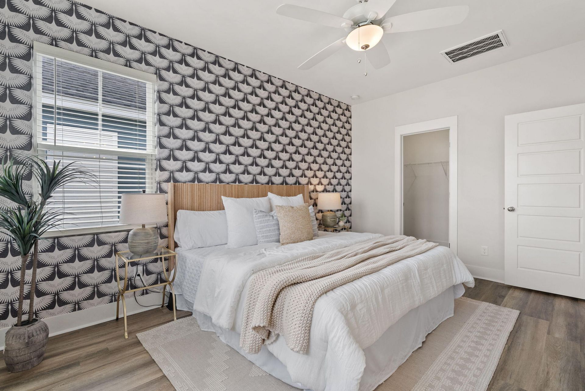 243 Symphony Avenue Photo 17