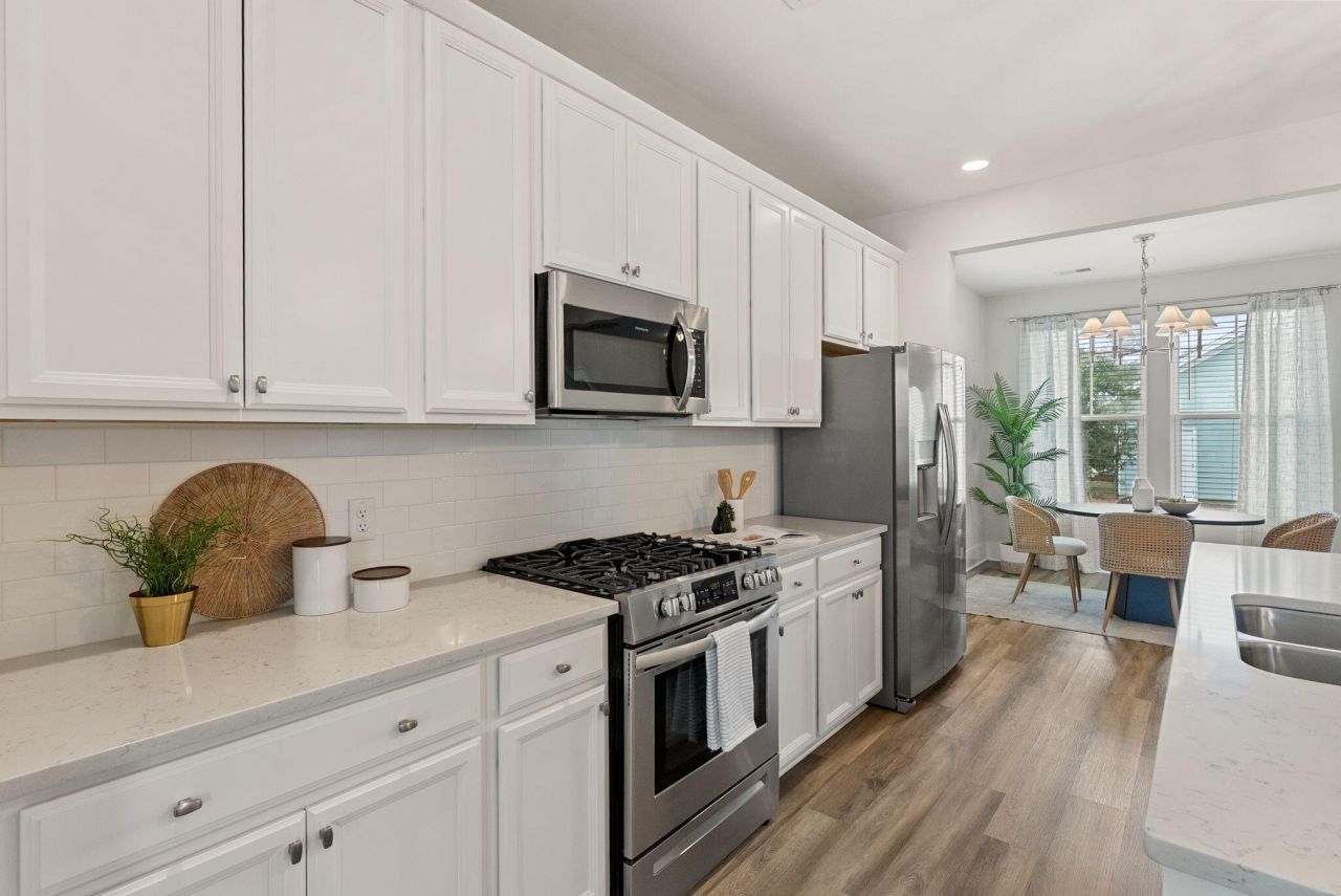 243 Symphony Avenue Photo 17