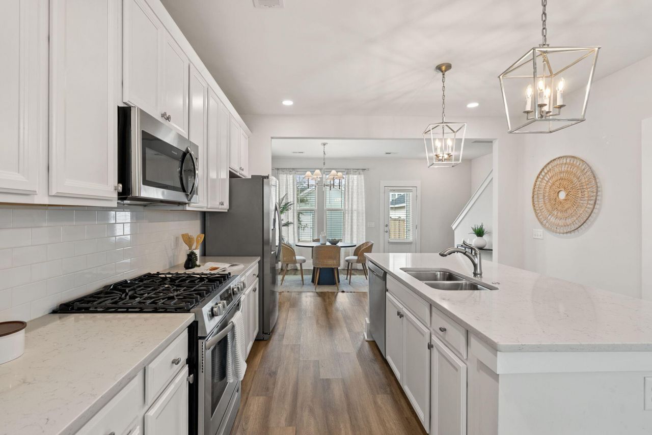 243 Symphony Avenue Photo 18