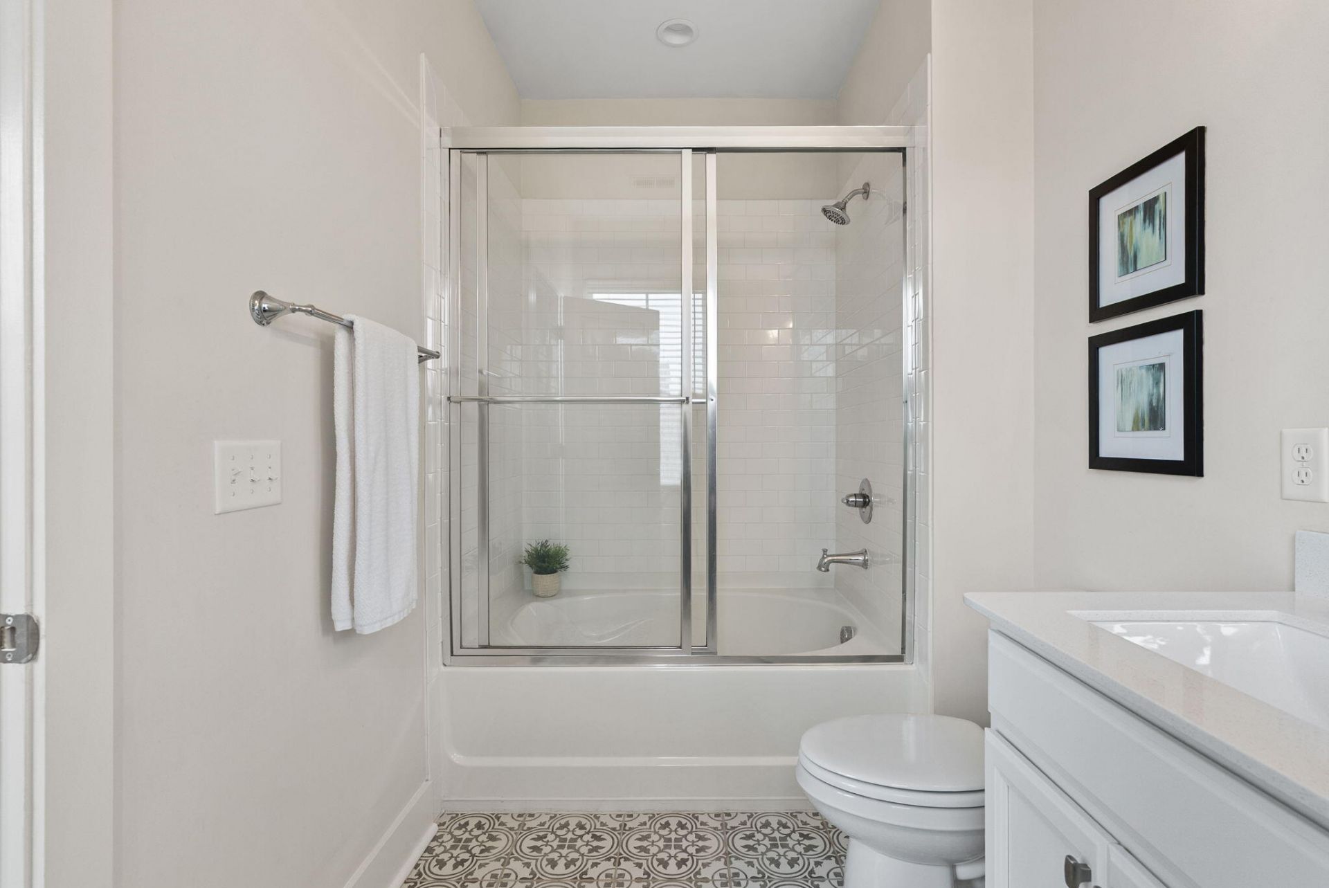 243 Symphony Avenue Photo 19