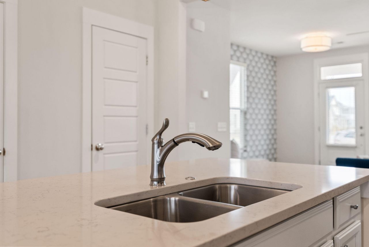 243 Symphony Avenue Photo 19