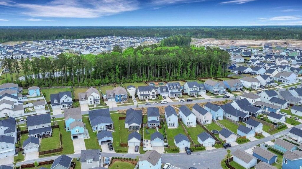 243 Symphony Avenue Photo 35