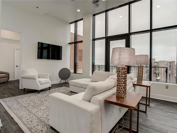 2940 Baltimore Avenue, Unit 1505, Kansas City, MO 64108