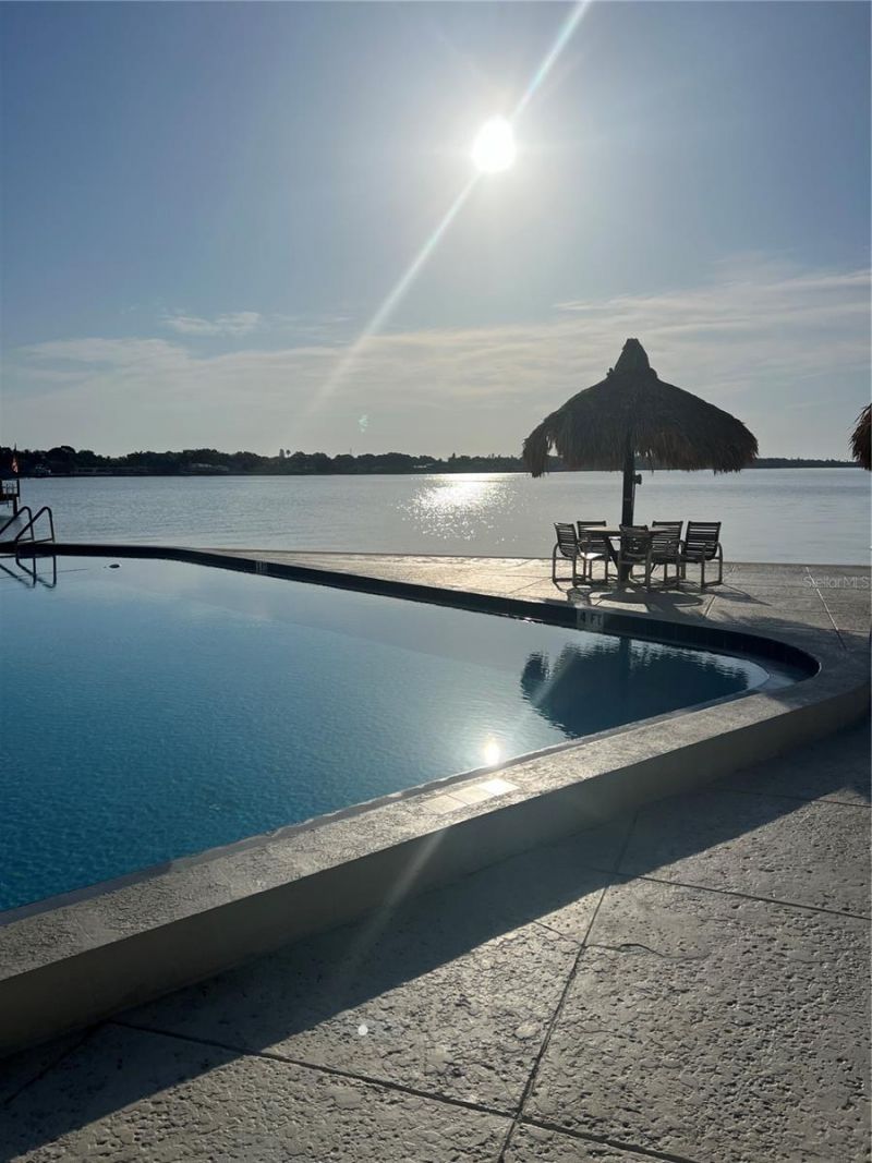 7200 Sunshine Skyway Lane S, Unit 15F, Saint Petersburg, FL 33711 Photo