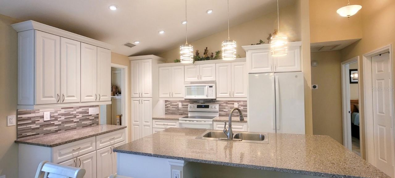 3567 65th Avenue Circle E, Sarasota, FL 34243 Photo