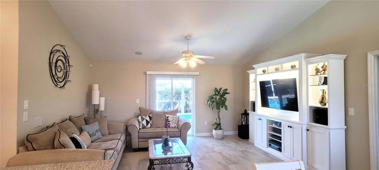3567 65th Avenue Circle E, Sarasota, FL 34243 Photo
