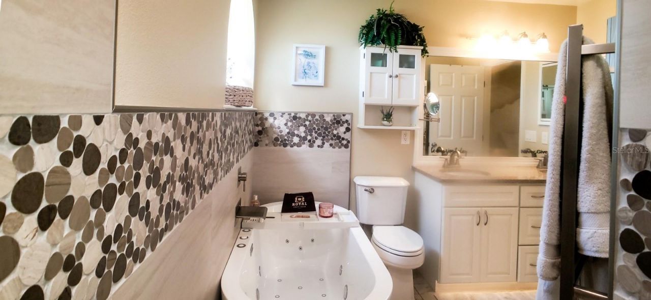 3567 65th Avenue Circle E, Sarasota, FL 34243 Photo