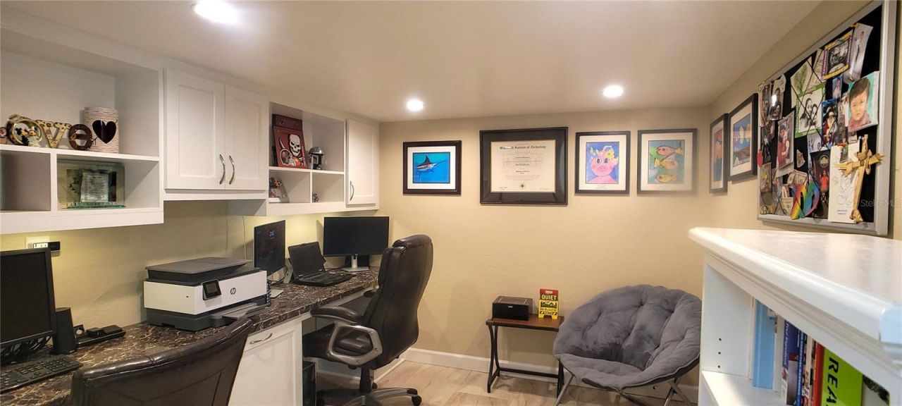 3567 65th Avenue Circle E, Sarasota, FL 34243 Photo