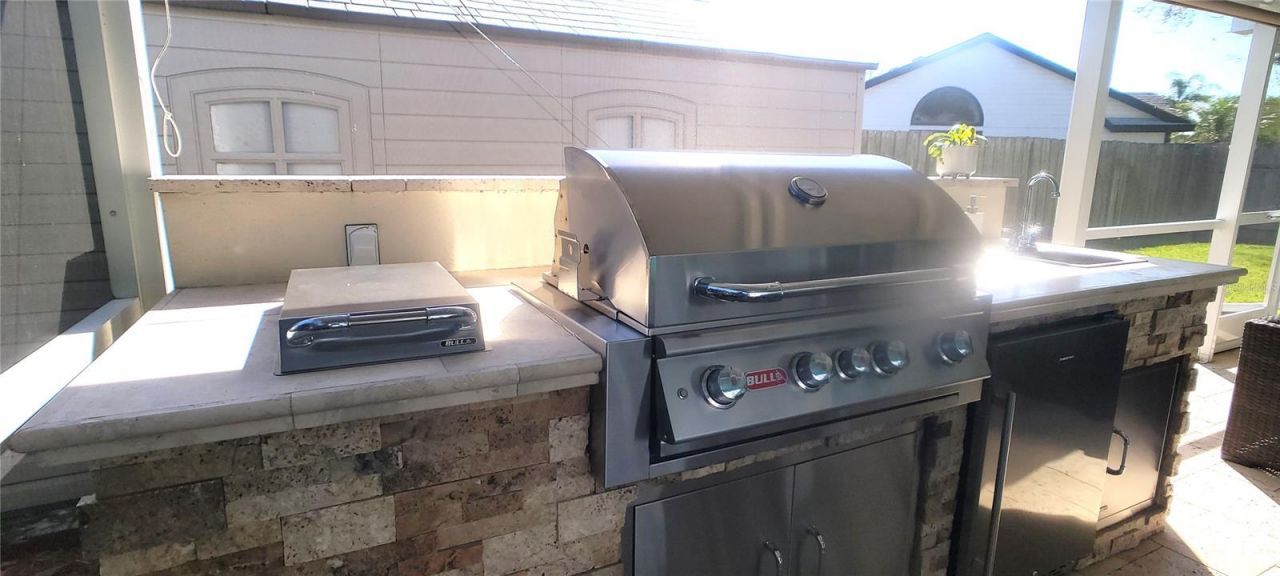 3567 65th Avenue Circle E, Sarasota, FL 34243 Photo