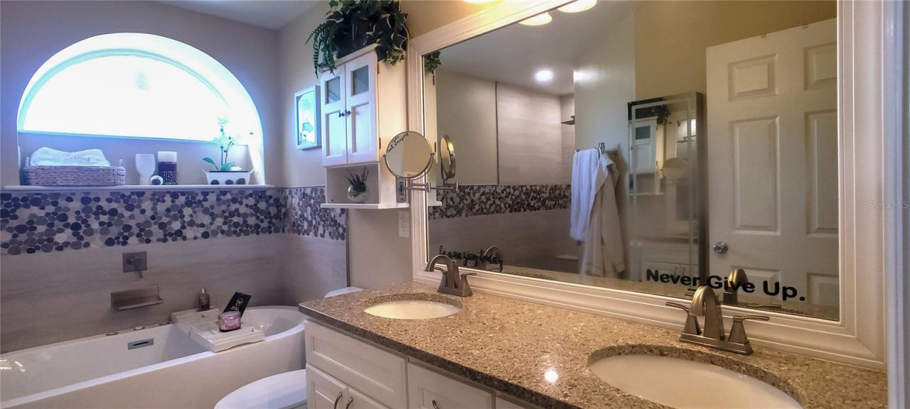 3567 65th Avenue Circle E, Sarasota, FL 34243 Photo