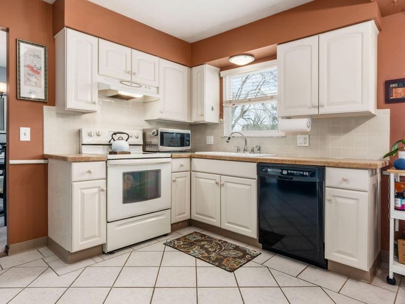 6166 Harrington Court, Columbus, OH 43229 Photo 13