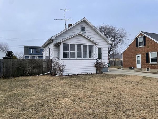 7616 15th AVENUE, Kenosha, WI 53143