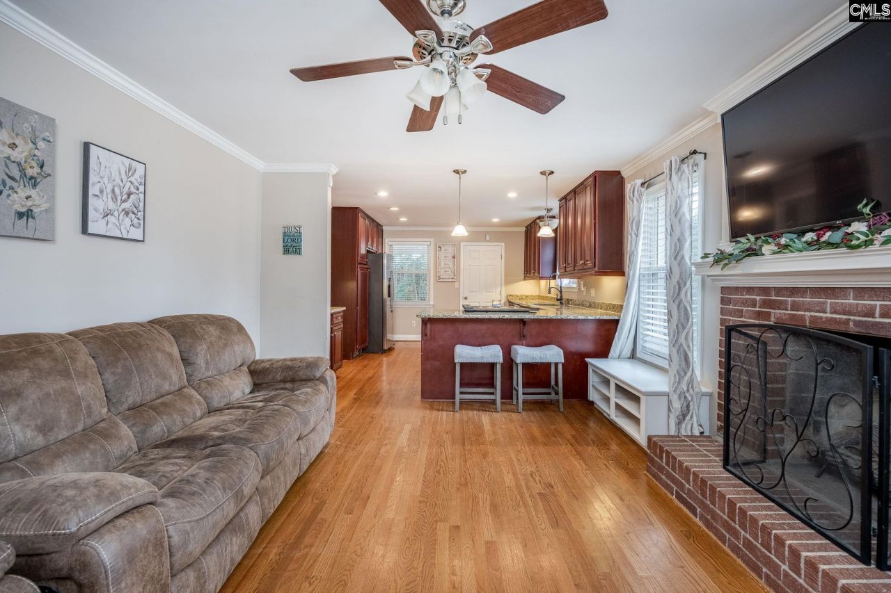 924 Bakersfield Road Photo 11