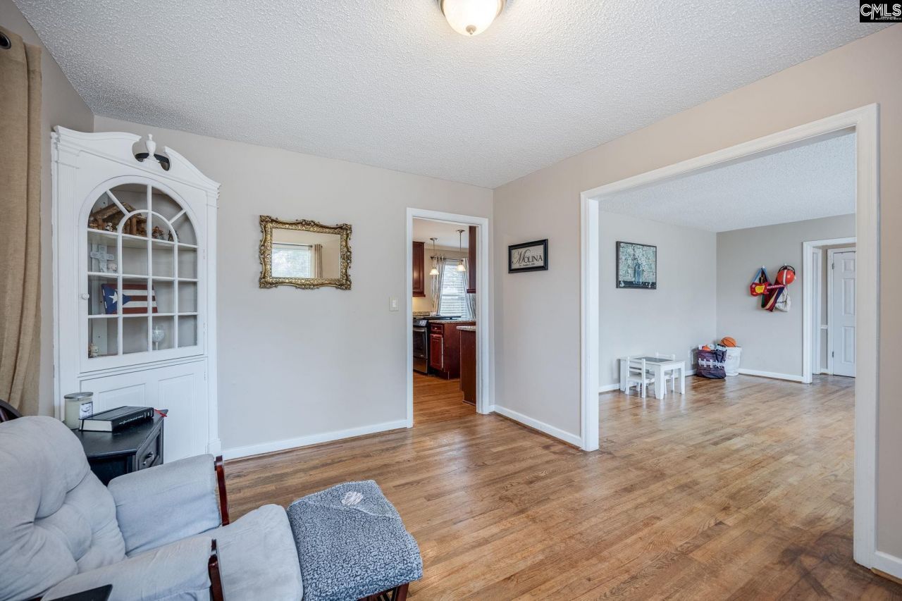 924 Bakersfield Road Photo 5