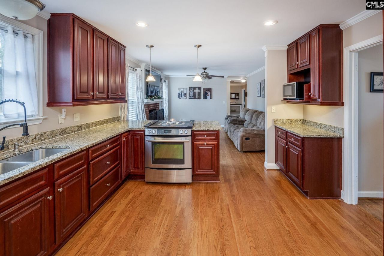 924 Bakersfield Road Photo 8