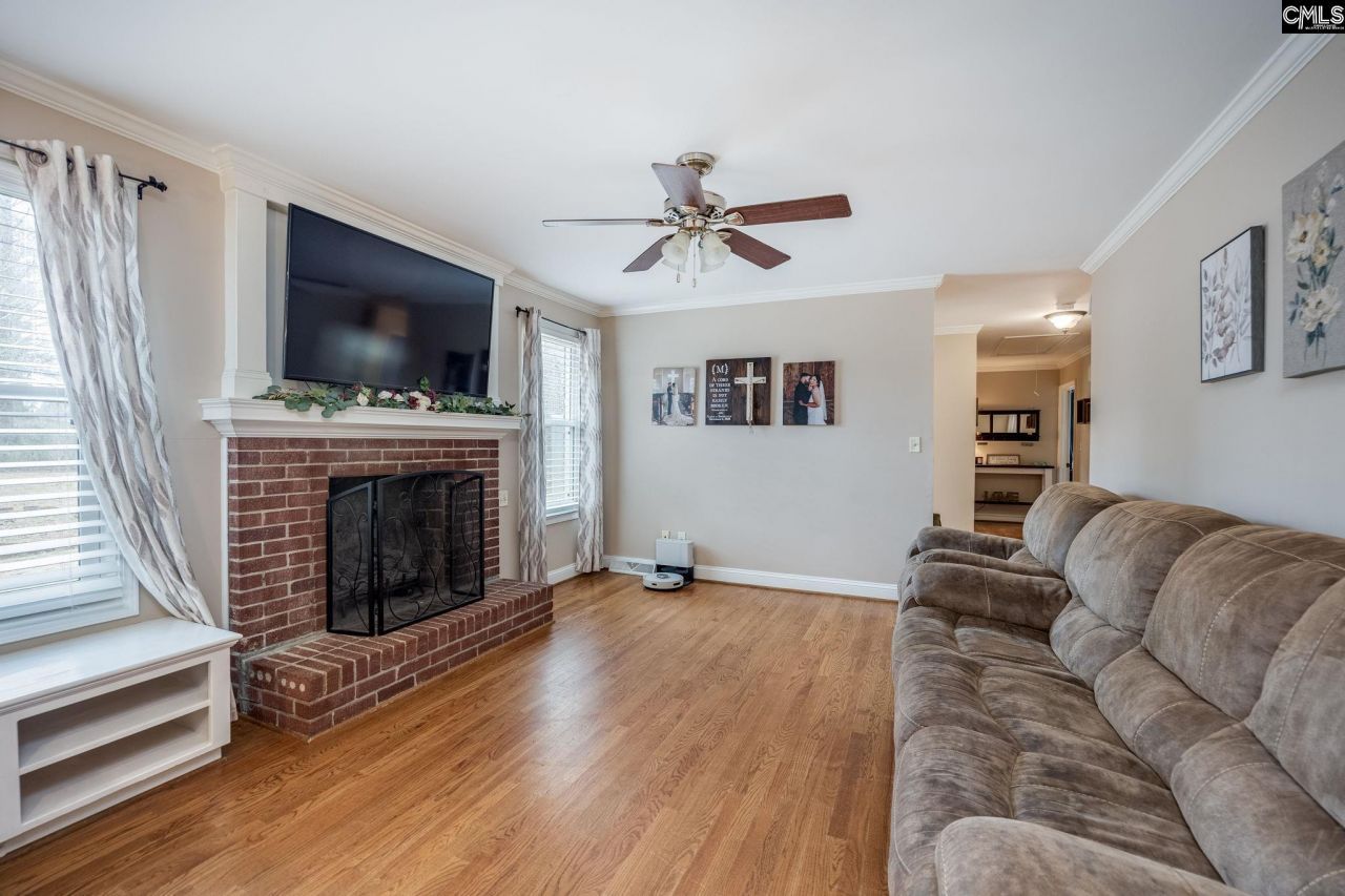 924 Bakersfield Road Photo 9