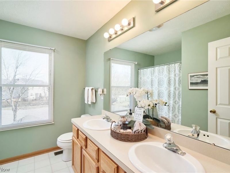 804 Stone Circle Drive, Copley, OH 44320 Photo 16