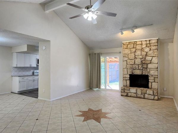 404 Creek CV, Unit B, Round Rock, TX 78664