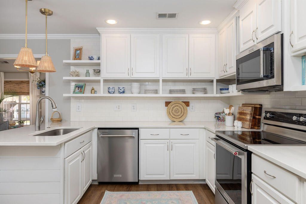 741 Veron Place Photo 12