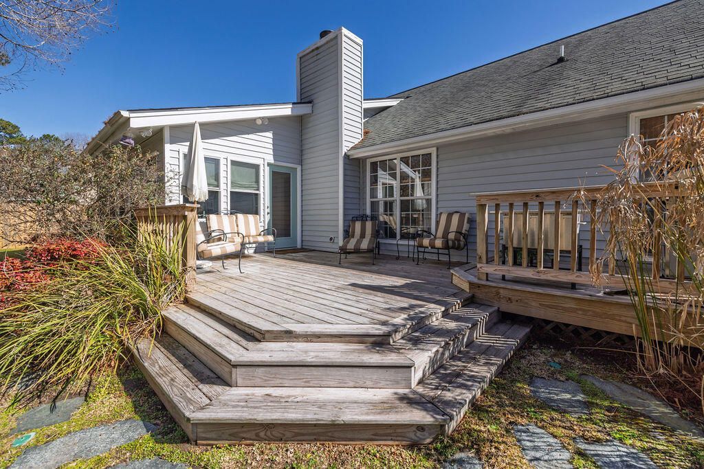 741 Veron Place Photo 25