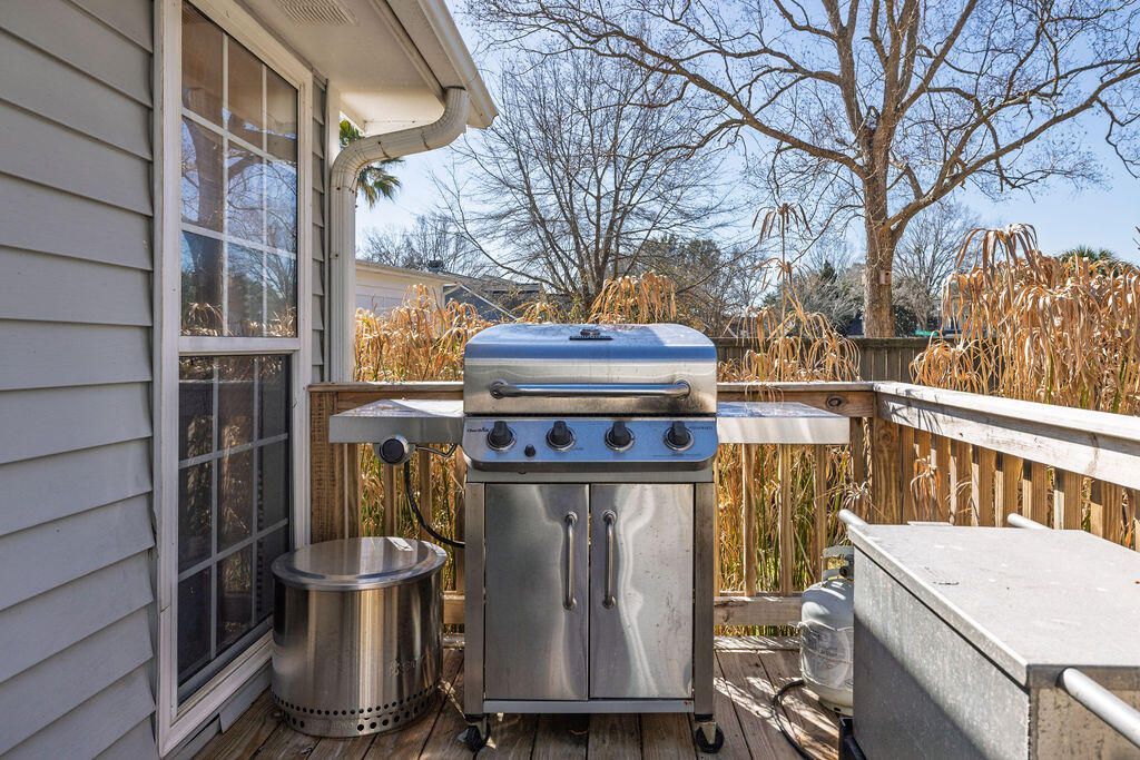 741 Veron Place Photo 28