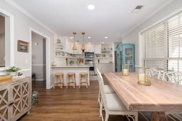 741 Veron Place photo 4