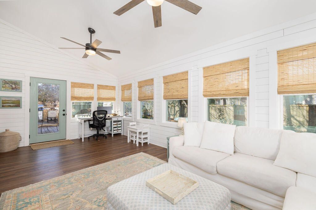 741 Veron Place Photo 4