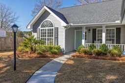 741 Veron Place photo 4