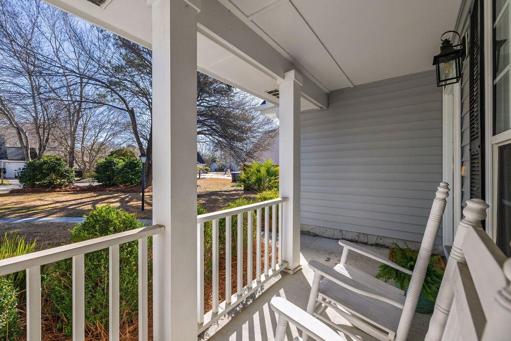 741 Veron Place Photo 7