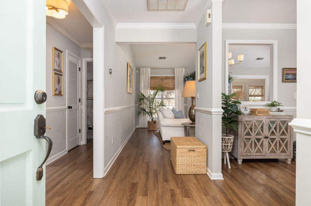 741 Veron Place Photo 8