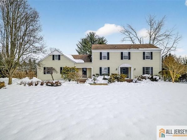 4 Hardley Drive, Cranbury, NJ 08512