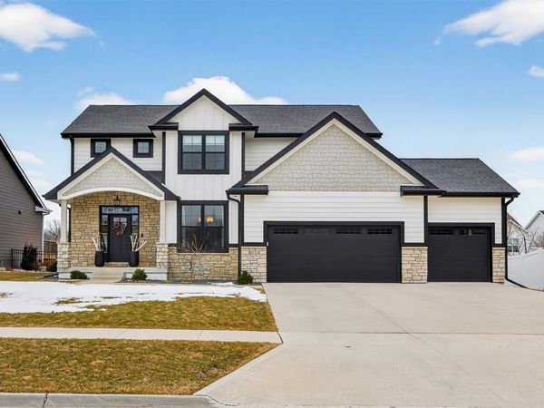 3324 Glenwood Drive, West Des Moines, IA 50265