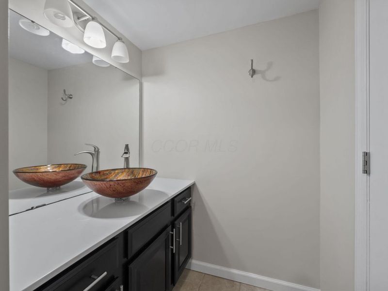 1324 Lake Shore Drive , Unit B, Columbus, OH 43204 Photo 27