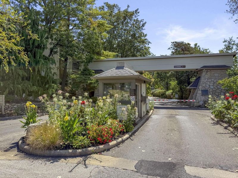 1324 Lake Shore Drive , Unit B, Columbus, OH 43204 Photo 49