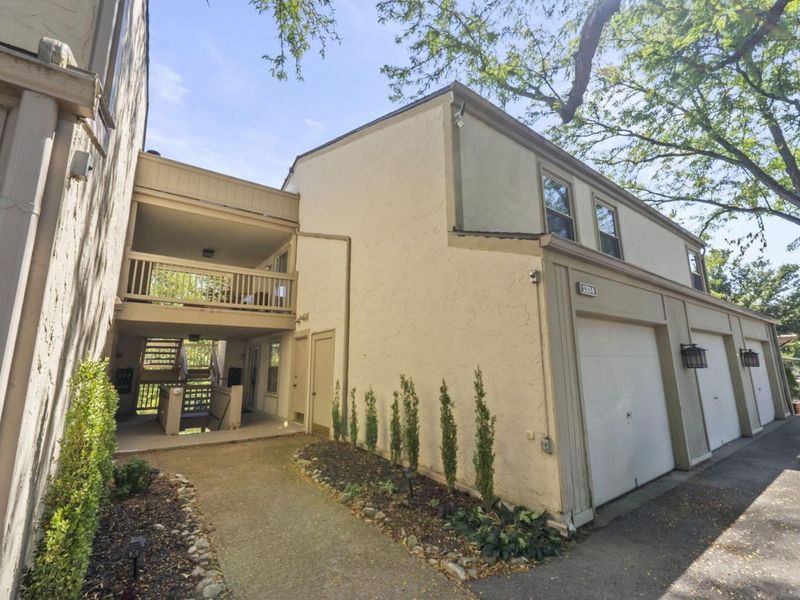 1324 Lake Shore Drive , Unit B, Columbus, OH 43204 Photo 5