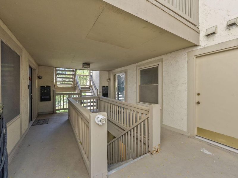 1324 Lake Shore Drive , Unit B, Columbus, OH 43204 Photo 6