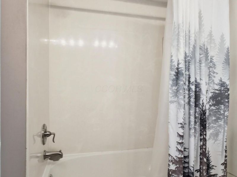 5874 Aqua Bay Drive , Columbus, OH 43235 Photo 15