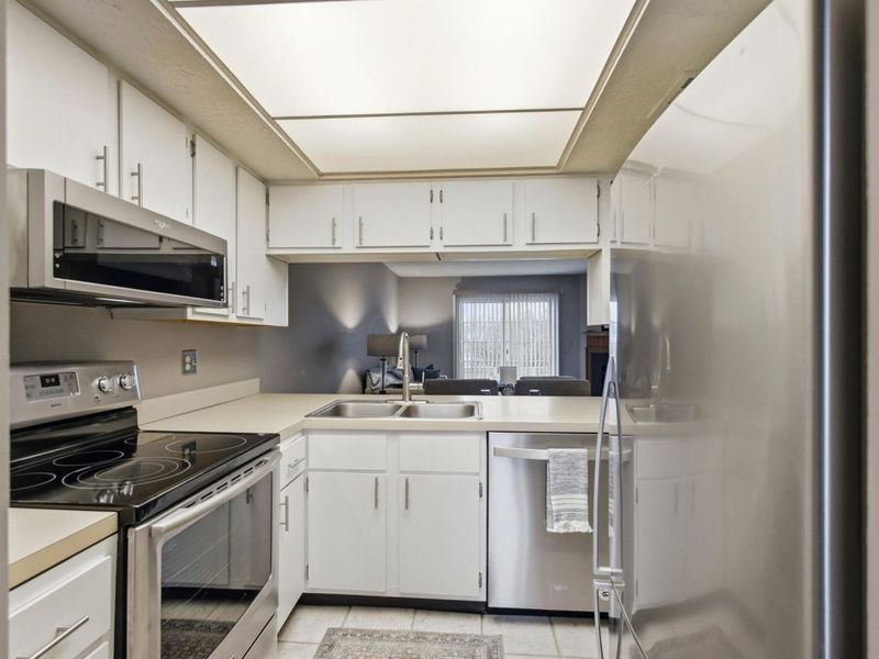 5874 Aqua Bay Drive , Columbus, OH 43235 Photo 3