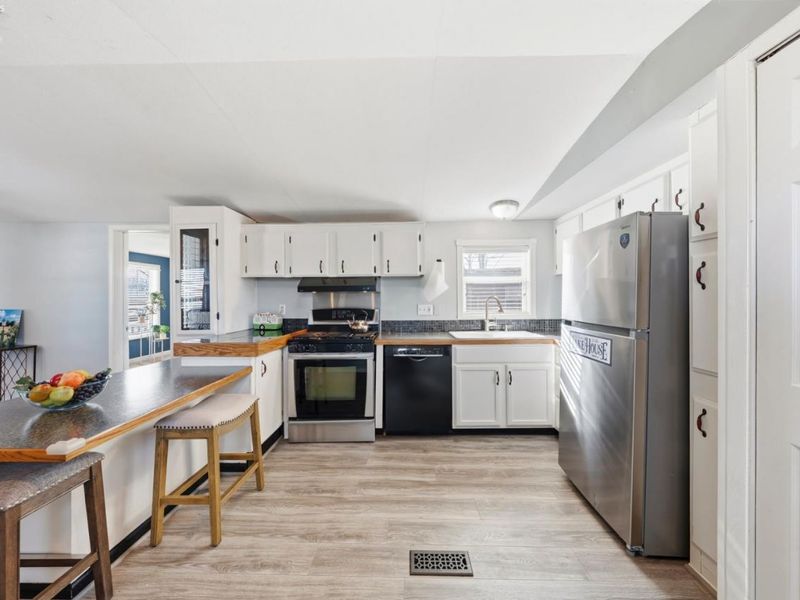 164 Driftwood Drive, Port Clinton, OH 43452 Photo 12