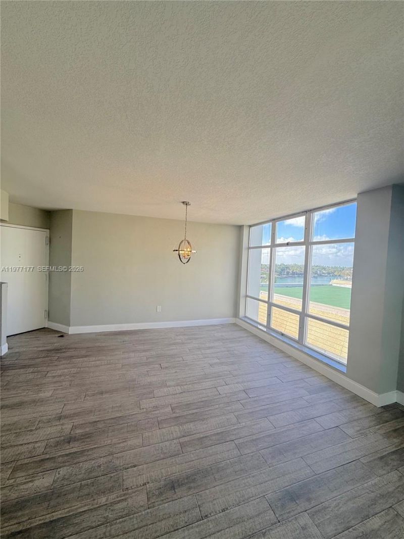 5750 Collins Ave , Unit 6G, Miami Beach, FL 33140 Photo