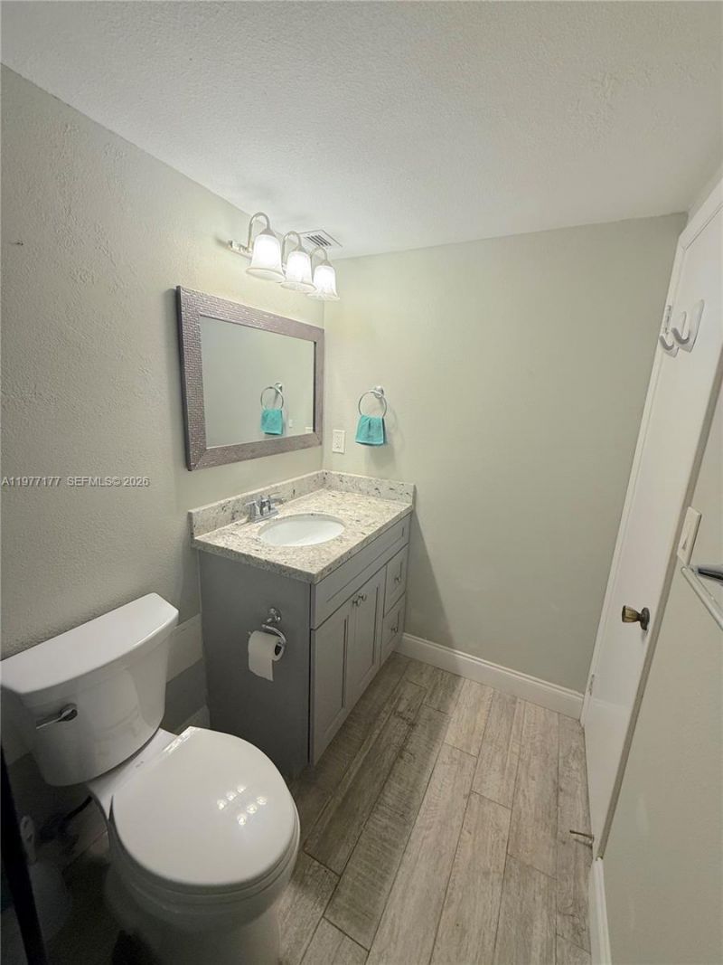 5750 Collins Ave , Unit 6G, Miami Beach, FL 33140 Photo