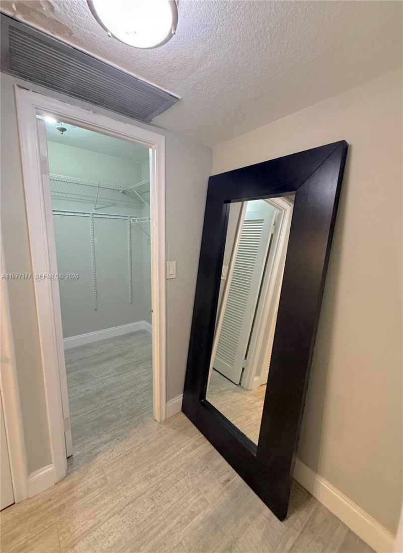 5750 Collins Ave , Unit 6G, Miami Beach, FL 33140 Photo