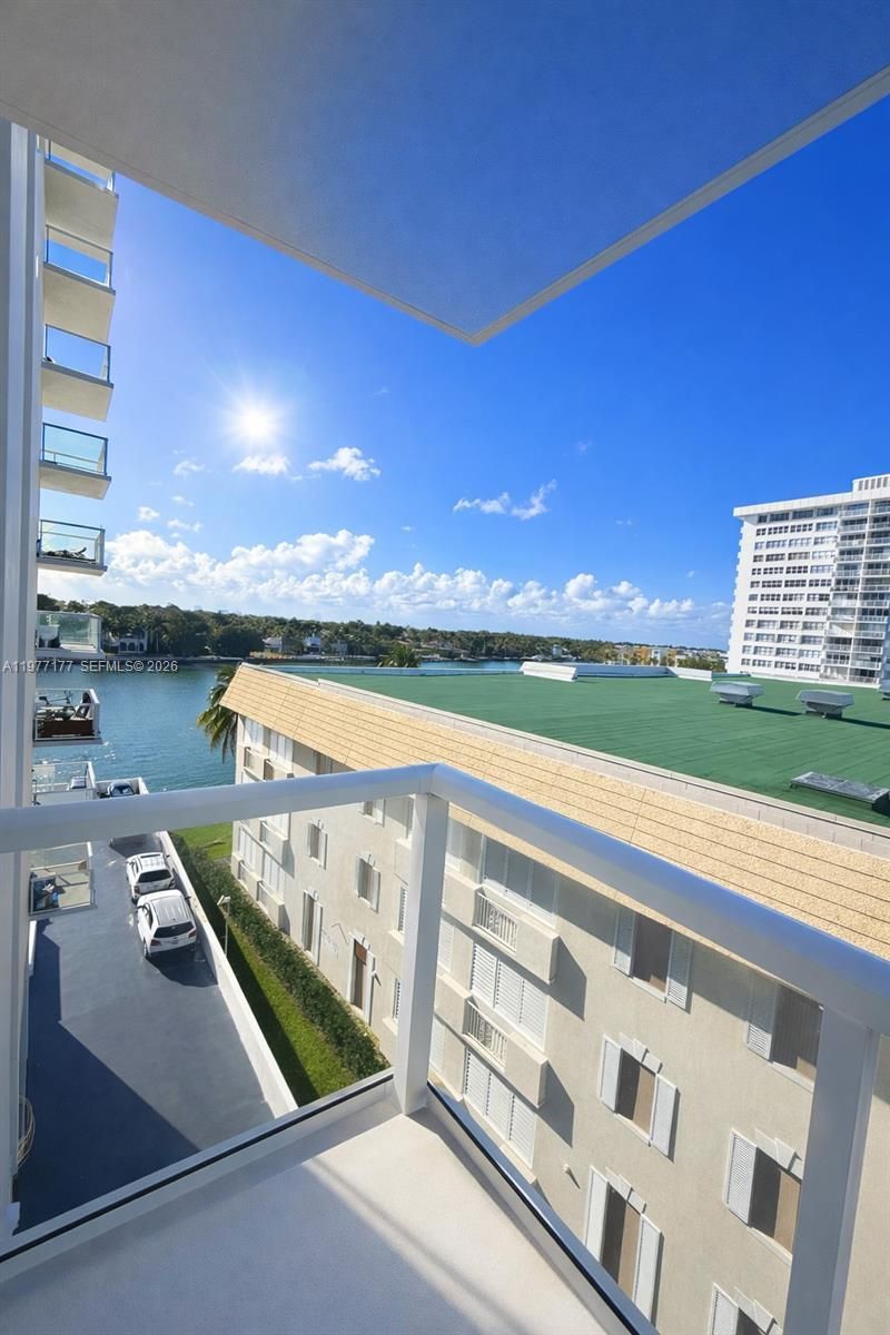 5750 Collins Ave , Unit 6G, Miami Beach, FL 33140 Photo