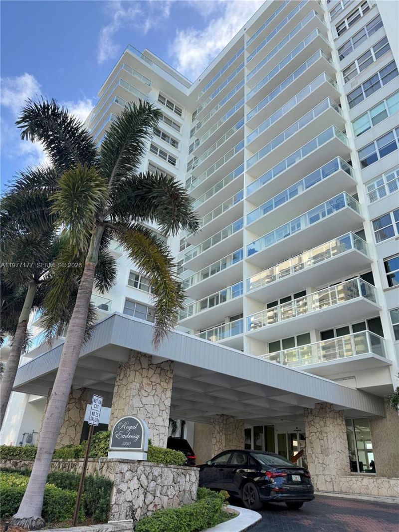 5750 Collins Ave , Unit 6G, Miami Beach, FL 33140 Photo
